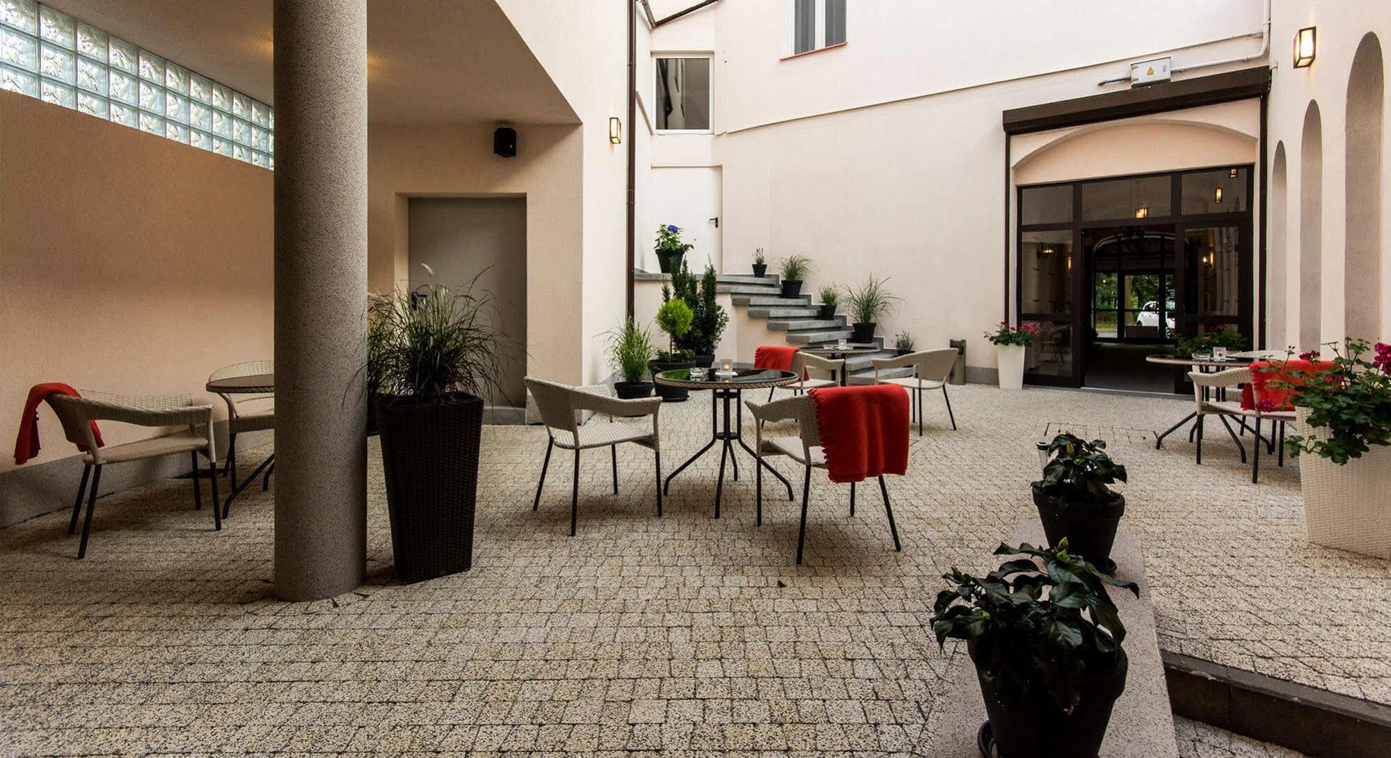 Europejski Boutique Hotel Radom Exteriör bild