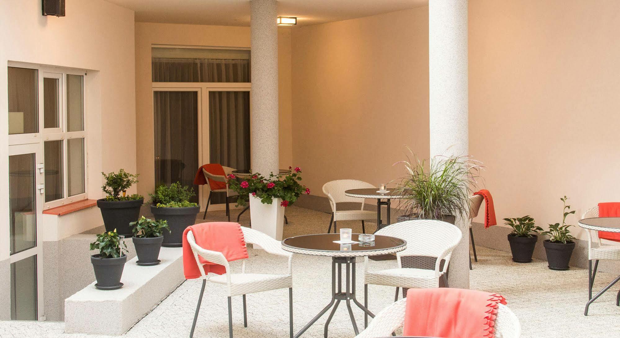 Europejski Boutique Hotel Radom Exteriör bild